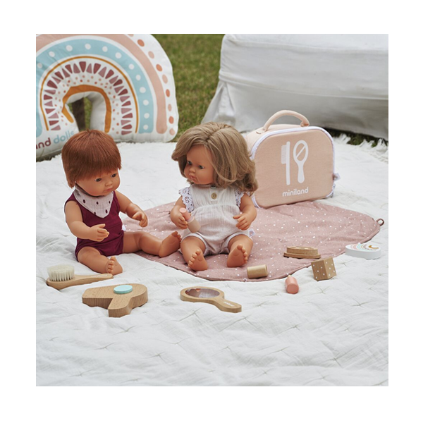 Set de belleza de madera para muñecos